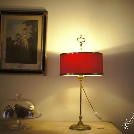 Luxury '700 Bed and breakfast 4*