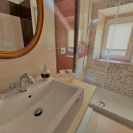 فندق مبيت وإفطار Luxury '700 4*