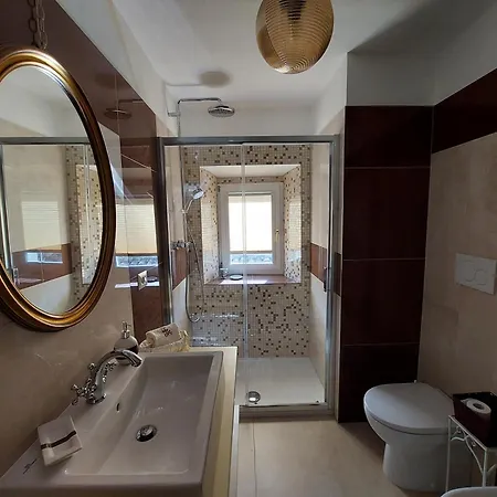 Luxury '700 Bed & Breakfast