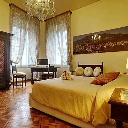 Luxury '700 Oda ve Kahvaltı