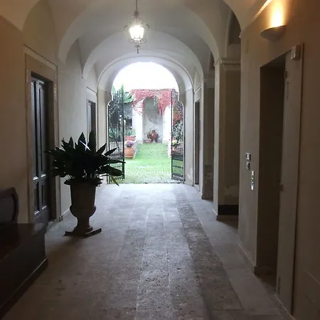 Bed & Breakfast Luxury '700 *